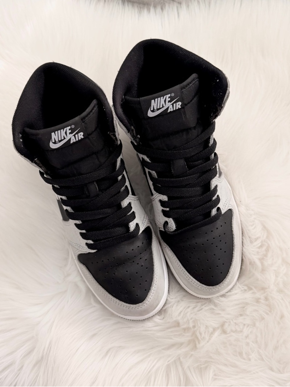 Jordan Retro 1 High OG ‘Shadow 2.0’ - Picture 4 of 9